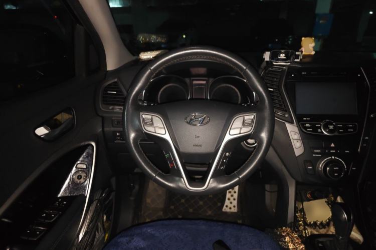 Used Hyundai Santa Fe 2015 2.0T Automatic All-Wheel Drive Smart Version 5 Seats Steering Wheel