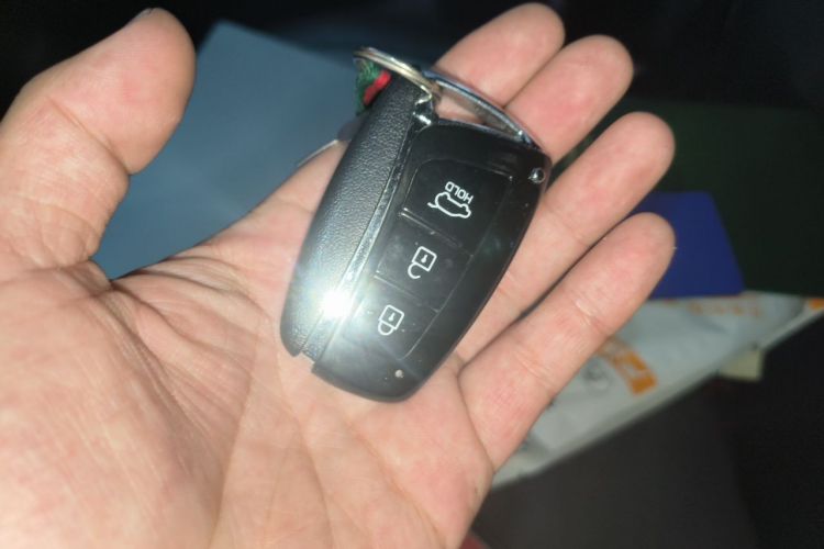 Used Hyundai Santa Fe 2015 2.0T Automatic 4x4 Smart 7-Seater Vehicle Key