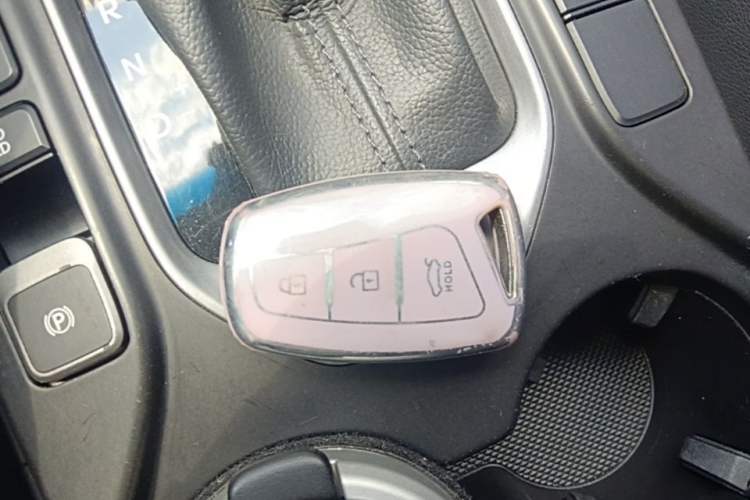 Used Hyundai Santa Fe 2015 2.0T Automatic All-Wheel Drive Smart Version 5 Seats Vehicle Key