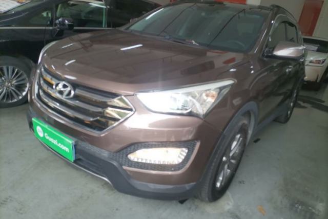 Used Hyundai Santa Fe 2015 2.4L Automatic All-Wheel Drive Smart Version 5 Seats