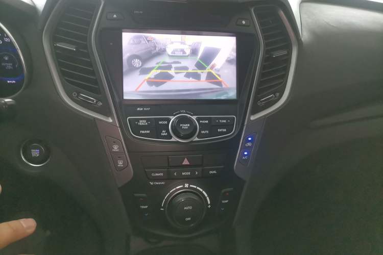 Used Hyundai Santa Fe 2015 2.4L Automatic All-Wheel Drive Smart Version 5 Seats Audio And AC Panel