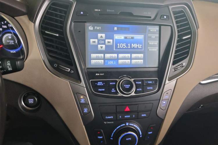 Used Hyundai Santa Fe 2015 2.4L Automatic All-Wheel Drive Smart Version 5 Seats Audio And AC Panel