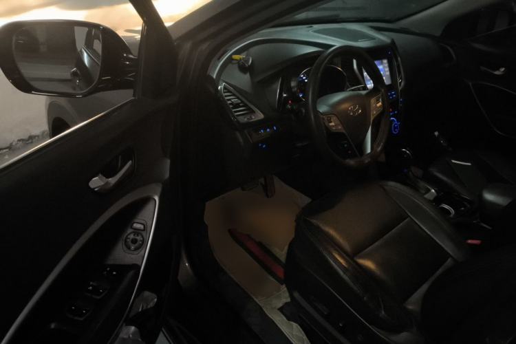 Used Hyundai Santa Fe 2015 2.0T Automatic Two-Wheel Drive Smart Version 5 Seats Driver Seat