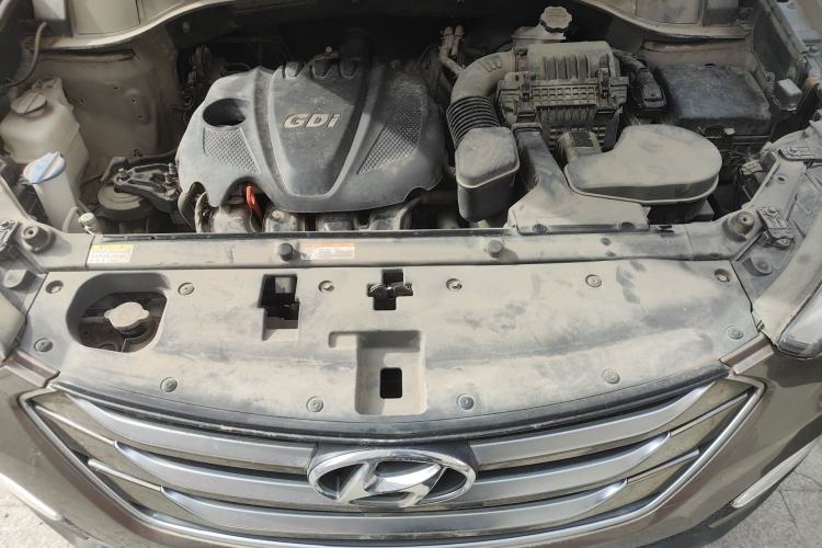 Used Hyundai Santa Fe 2015 2.4L Automatic Two-Wheel Drive Smart Version 5 Seats Engine Bay