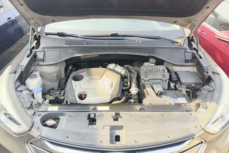 Used Hyundai Santa Fe 2015 2.0T Automatic 4x4 Smart 7-Seater Engine Bay