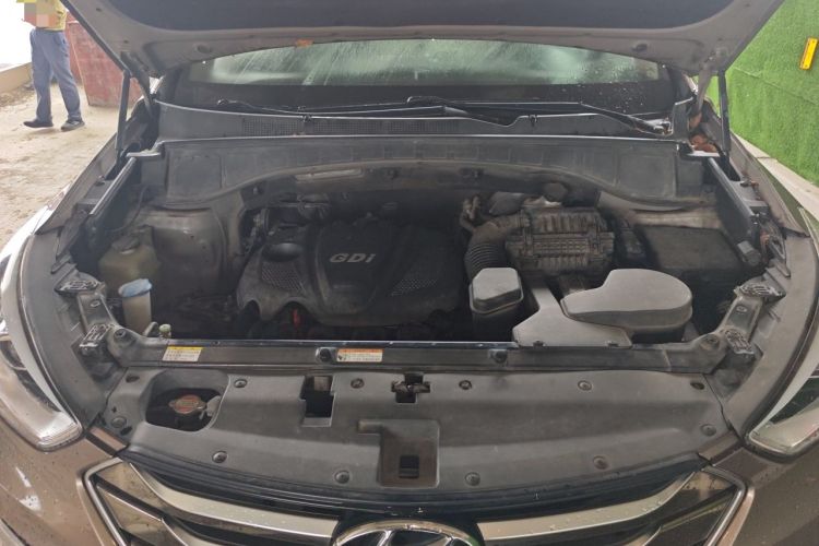 Used Hyundai Santa Fe 2015 2.4L Automatic All-Wheel Drive Smart Version 5 Seats Engine Bay