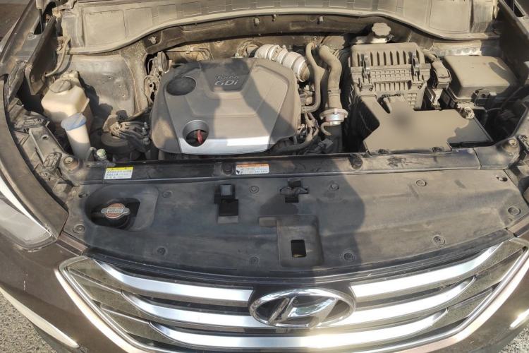Used Hyundai Santa Fe 2015 2.0T Automatic All-Wheel Drive Smart Version 5 Seats Engine Bay