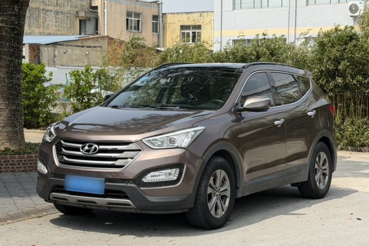 Used Hyundai Santa Fe 2015 2.0T Automatic Two-Wheel Drive Smart Version 5 Seats Exterior 2