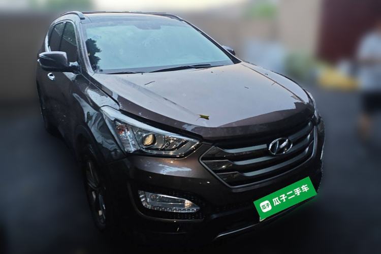 Used Hyundai Santa Fe 2015 2.4L Automatic Two-Wheel Drive Smart Version 5 Seats Exterior 2