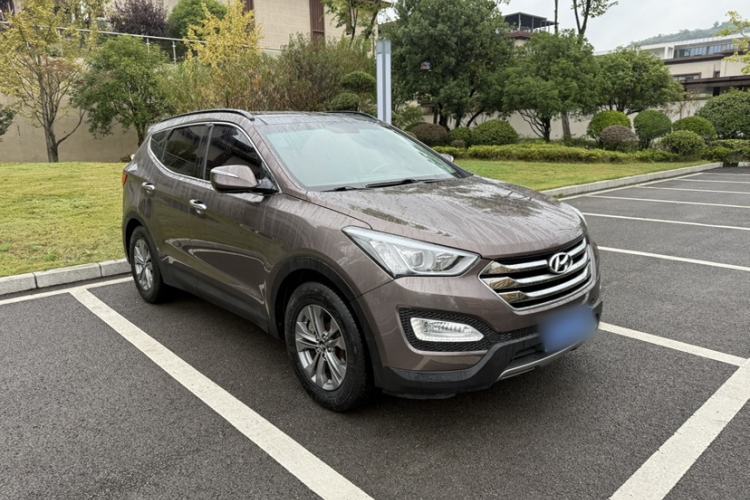 Used Hyundai Santa Fe 2015 2.0T Automatic Two-Wheel Drive Smart Version 5 Seats Exterior 2