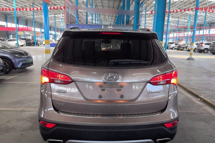 Used Hyundai Santa Fe 2015 2.0T Automatic Two-Wheel Drive Smart Version 5 Seats Exterior 3
