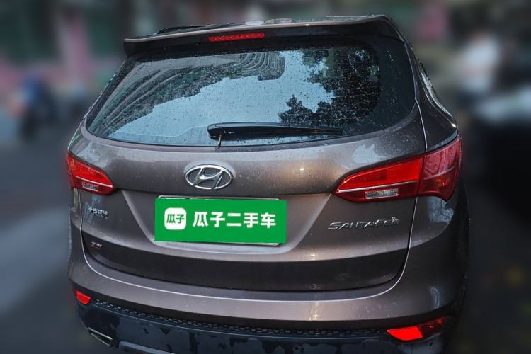 Used Hyundai Santa Fe 2015 2.4L Automatic Two-Wheel Drive Smart Version 5 Seats Exterior 4
