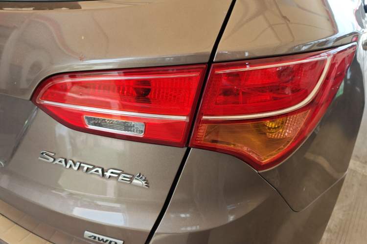 Used Hyundai Santa Fe 2015 2.0T Automatic All-Wheel Drive Smart Version 5 Seats Exterior 6