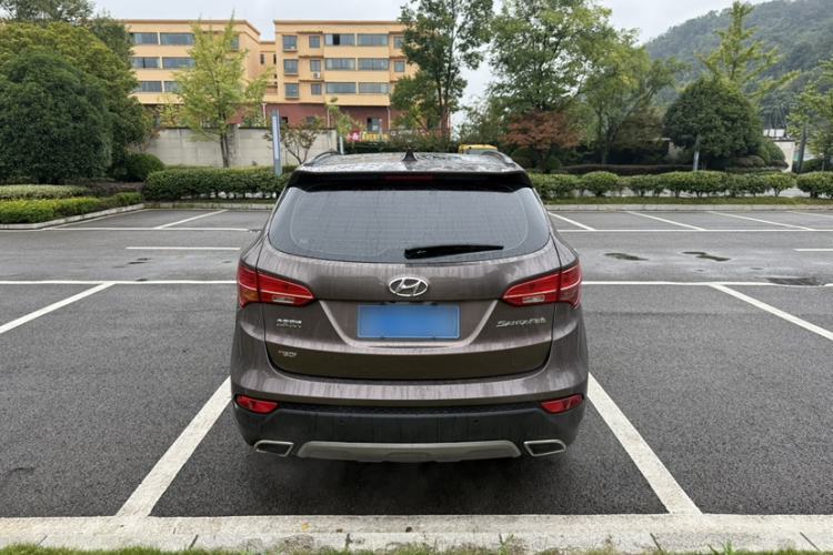 Used Hyundai Santa Fe 2015 2.0T Automatic Two-Wheel Drive Smart Version 5 Seats Exterior 6