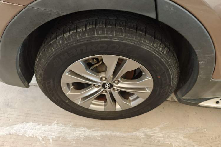Used Hyundai Santa Fe 2015 2.0T Automatic All-Wheel Drive Smart Version 5 Seats Exterior 8