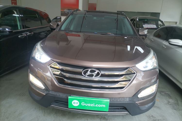 Used Hyundai Santa Fe 2015 2.4L Automatic All-Wheel Drive Smart Version 5 Seats Front
