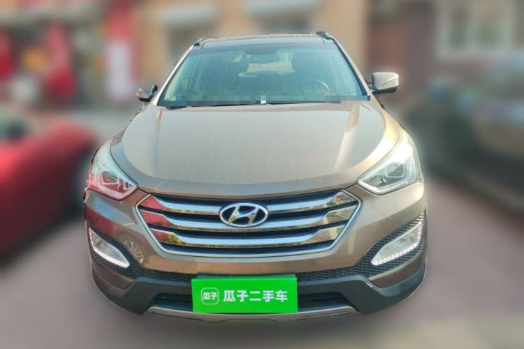 Used Hyundai Santa Fe 2015 2.4L Automatic Two-Wheel Drive Smart Version 5 Seats Front