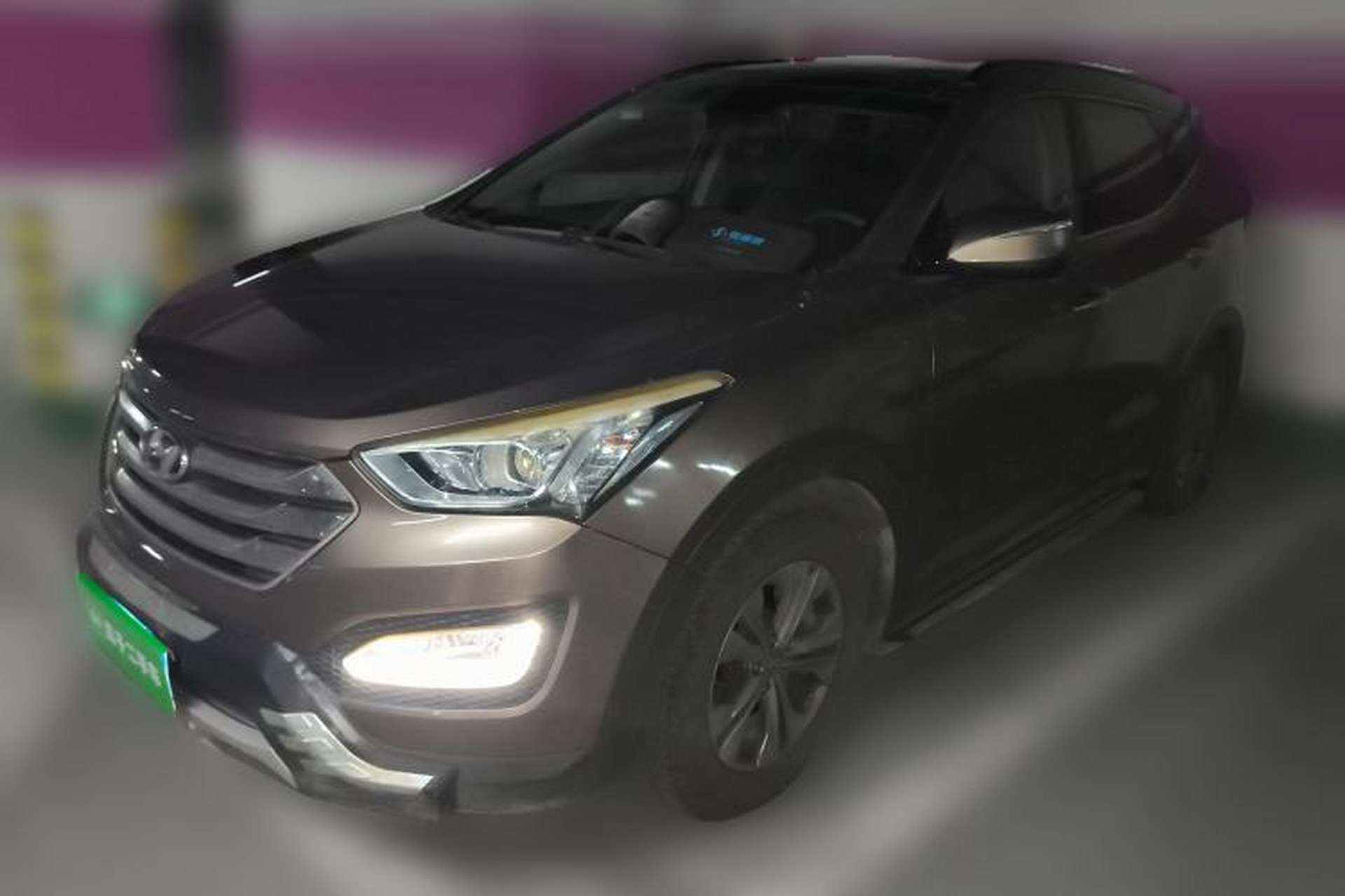 Used Hyundai Santa Fe 2015 2.0T Automatic All-Wheel Drive Smart Version 5 Seats Front Left 45 Deg