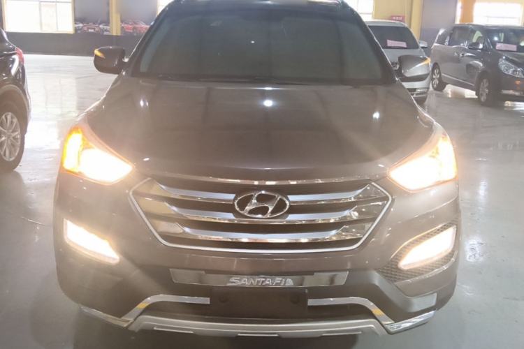 Used Hyundai Santa Fe 2015 2.0T Automatic Two-Wheel Drive Smart Version 5 Seats Front