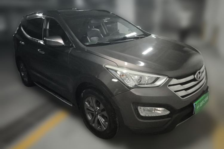 Used Hyundai Santa Fe 2015 2.0T Automatic Two-Wheel Drive Smart Version 5 Seats Front Right 45 Deg