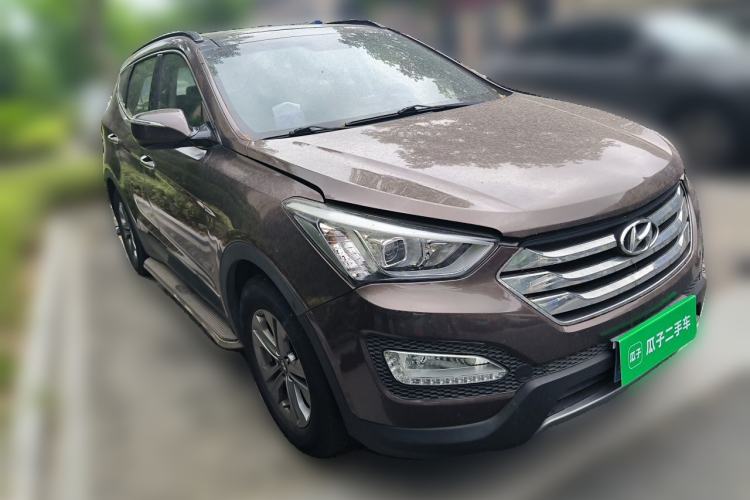 Used Hyundai Santa Fe 2015 2.0T Automatic Two-Wheel Drive Smart Version 5 Seats Front Right 45 Deg