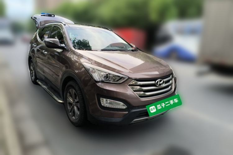 Used Hyundai Santa Fe 2015 2.0T Automatic Two-Wheel Drive Smart Version 5 Seats Front Right 45 Deg