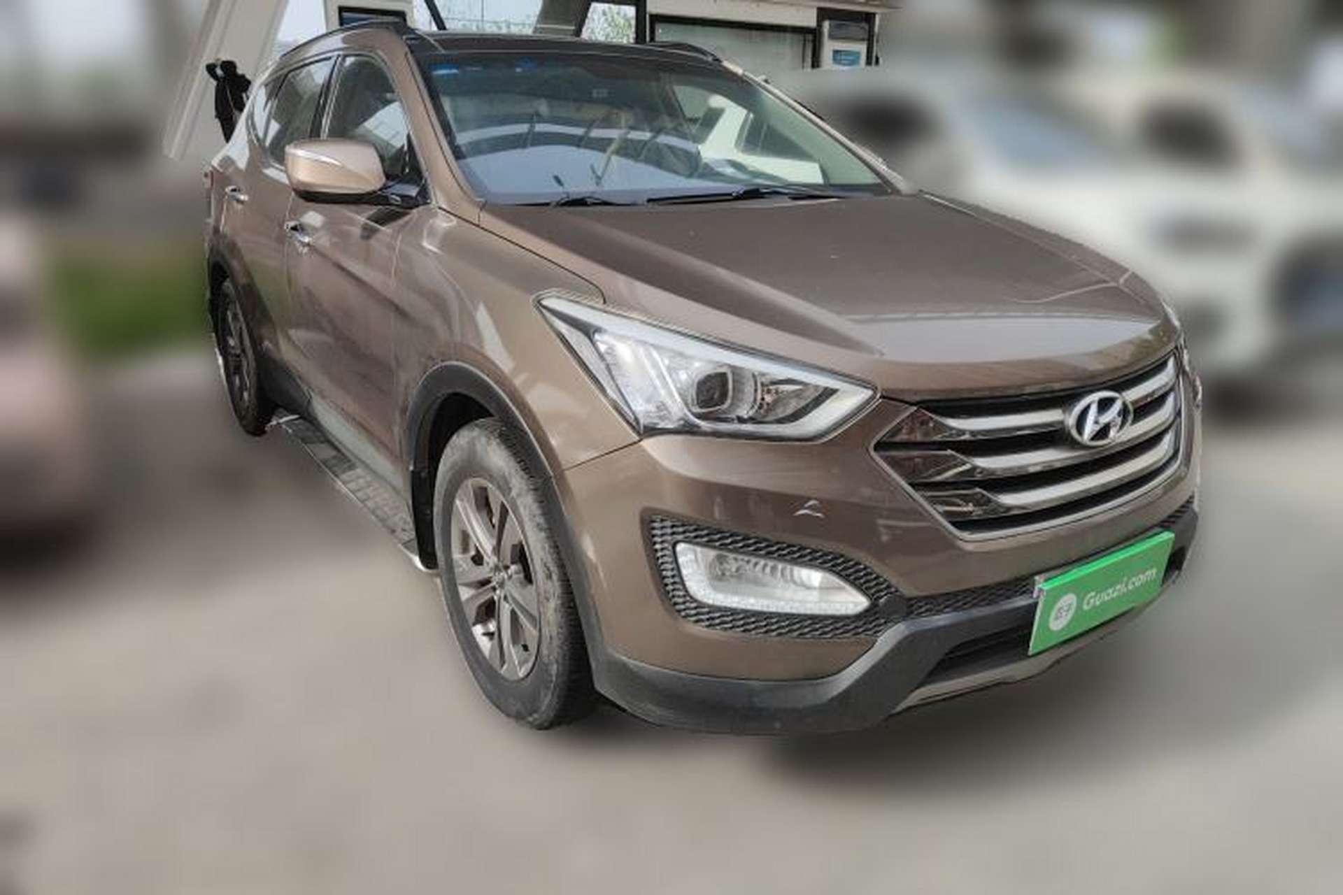 Used Hyundai Santa Fe 2015 2.4L Automatic Two-Wheel Drive Smart Version 5 Seats Front Right 45 Deg