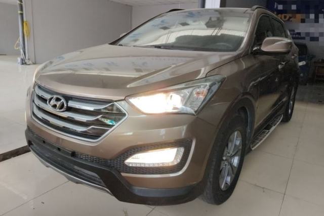 Used Hyundai Santa Fe 2015 2.4L Automatic Two-Wheel Drive Smart Version 5 Seats