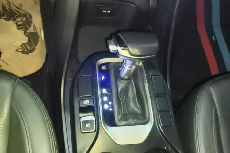 Used Hyundai Santa Fe 2015 2.0T Automatic Two-Wheel Drive Smart Version 5 Seats Gear Lever