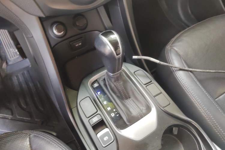 Used Hyundai Santa Fe 2015 2.0T Automatic All-Wheel Drive Smart Version 5 Seats Gear Lever