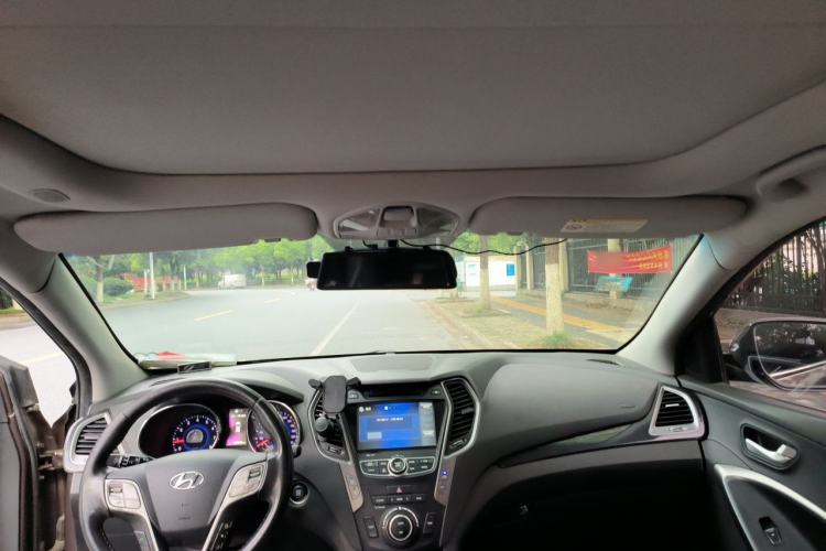 Used Hyundai Santa Fe 2015 2.0T Automatic Two-Wheel Drive Smart Version 5 Seats Headliner