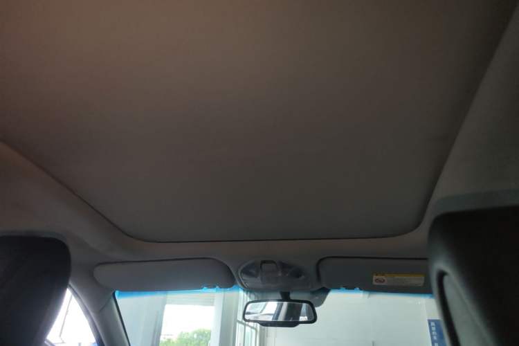 Used Hyundai Santa Fe 2015 2.0T Automatic Two-Wheel Drive Smart Version 5 Seats Headliner