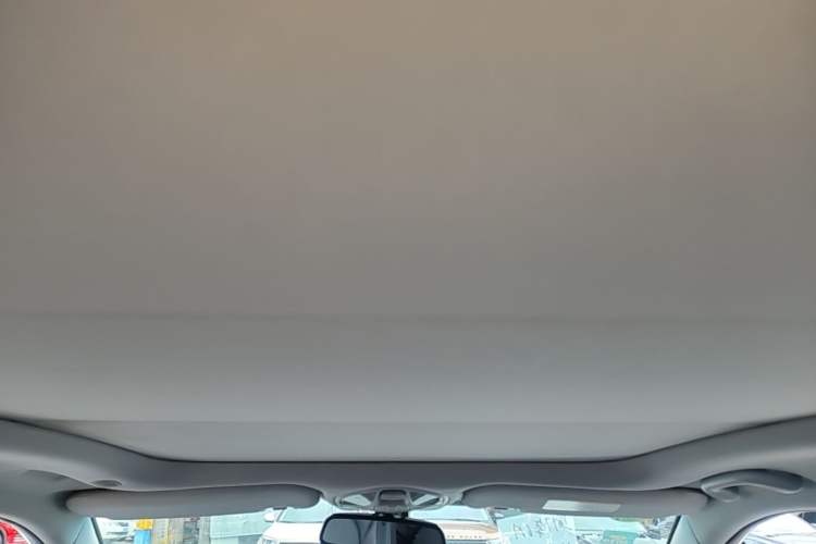 Used Hyundai Santa Fe 2015 2.0T Automatic Two-Wheel Drive Smart Version 5 Seats Headliner