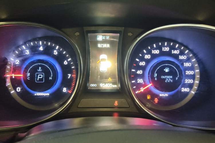 Used Hyundai Santa Fe 2015 2.0T Automatic Two-Wheel Drive Smart Version 5 Seats Instrument Cluster