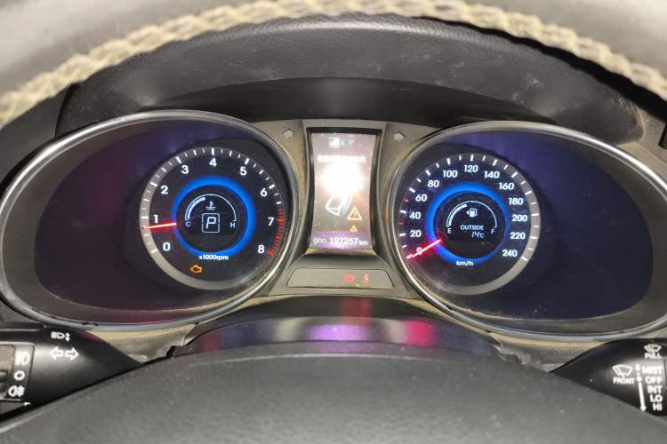 Used Hyundai Santa Fe 2015 2.0T Automatic All-Wheel Drive Smart Version 5 Seats Instrument Cluster