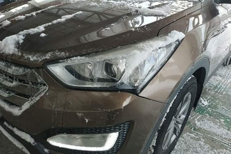 Used Hyundai Santa Fe 2015 2.4L Automatic All-Wheel Drive Smart Version 5 Seats Left Front Headlight