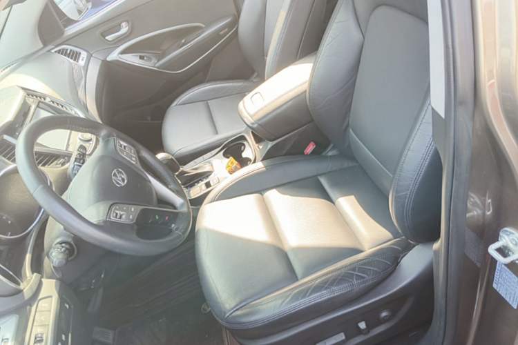 Used Hyundai Santa Fe 2015 2.0T Automatic 4x4 Smart 7-Seater Left Front Seat