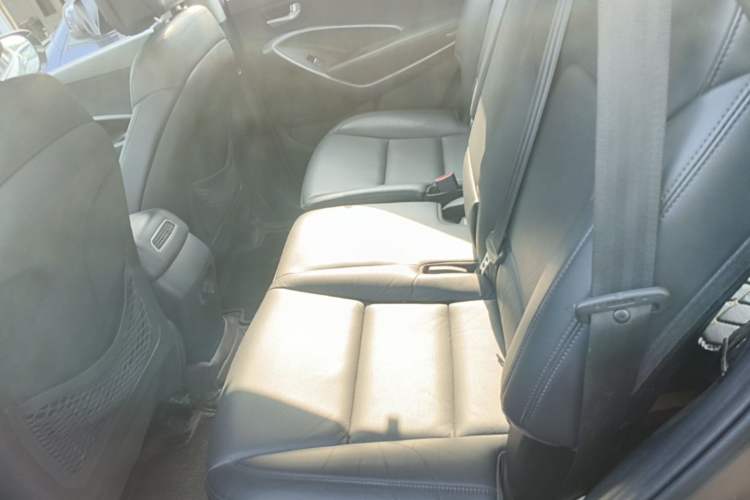 Used Hyundai Santa Fe 2015 2.0T Automatic 4x4 Smart 7-Seater Left Rear Seat