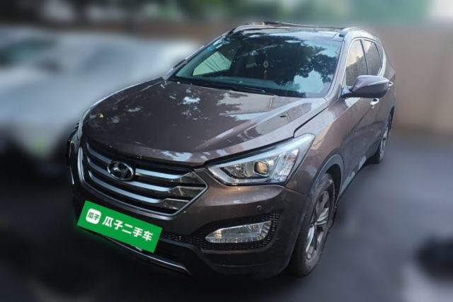 Used Hyundai Santa Fe 2015 2.4L Automatic Two-Wheel Drive Smart Version 5 Seats