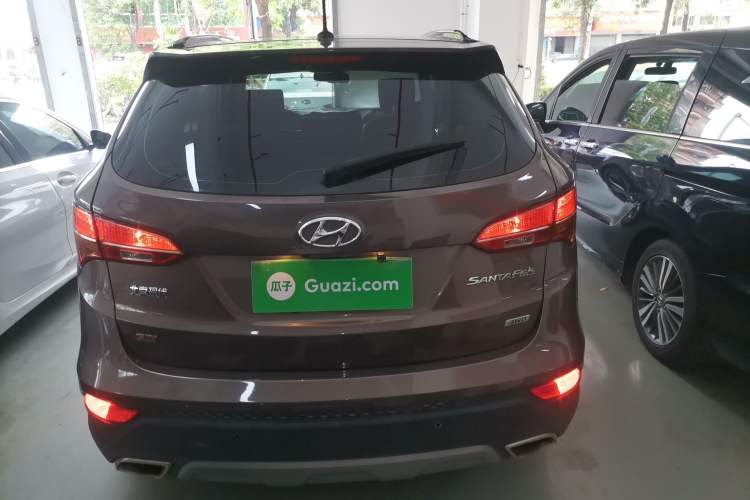 Used Hyundai Santa Fe 2015 2.4L Automatic All-Wheel Drive Smart Version 5 Seats Rear