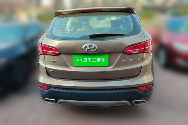 Used Hyundai Santa Fe 2015 2.4L Automatic Two-Wheel Drive Smart Version 5 Seats Rear