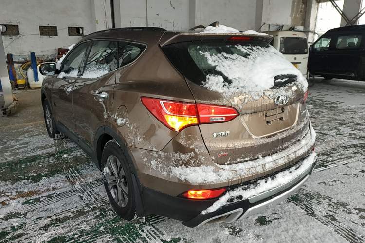 Used Hyundai Santa Fe 2015 2.4L Automatic All-Wheel Drive Smart Version 5 Seats Rear Left 45 Deg