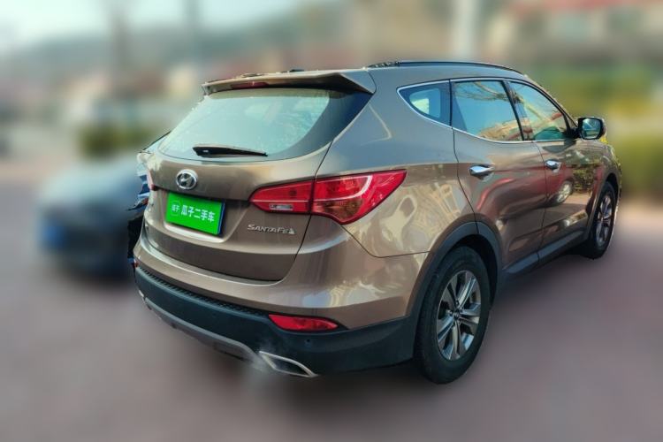 Used Hyundai Santa Fe 2015 2.4L Automatic Two-Wheel Drive Smart Version 5 Seats Rear Right 45 Deg