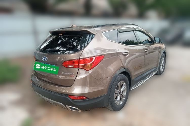 Used Hyundai Santa Fe 2015 2.4L Automatic Two-Wheel Drive Comfort Edition 5 Seats Rear Right 45 Deg