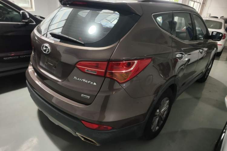 Used Hyundai Santa Fe 2015 2.0T Automatic Two-Wheel Drive Smart Version 5 Seats Rear Right 45 Deg