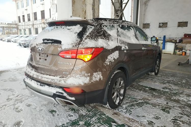 Used Hyundai Santa Fe 2015 2.4L Automatic All-Wheel Drive Smart Version 5 Seats Rear Right 45 Deg