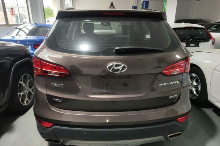 Used Hyundai Santa Fe 2015 2.0T Automatic Two-Wheel Drive Smart Version 5 Seats Rear