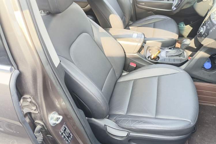 Used Hyundai Santa Fe 2015 2.0T Automatic 4x4 Smart 7-Seater Right Front Seat