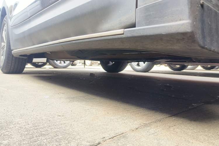 Used Hyundai Santa Fe 2015 2.0T Automatic 4x4 Smart 7-Seater Right Side Sill