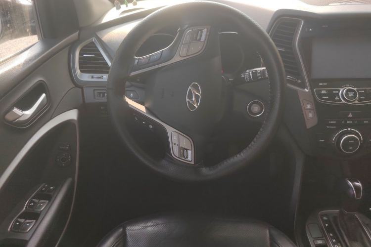Used Hyundai Santa Fe 2015 2.0T Automatic All-Wheel Drive Smart Version 5 Seats Steering Wheel